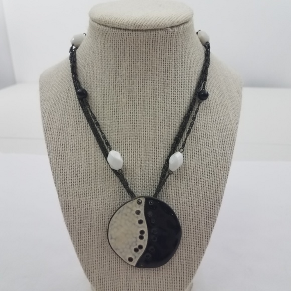 Ying Yang Necklace Swirl White Black‎ Chain Beaded
